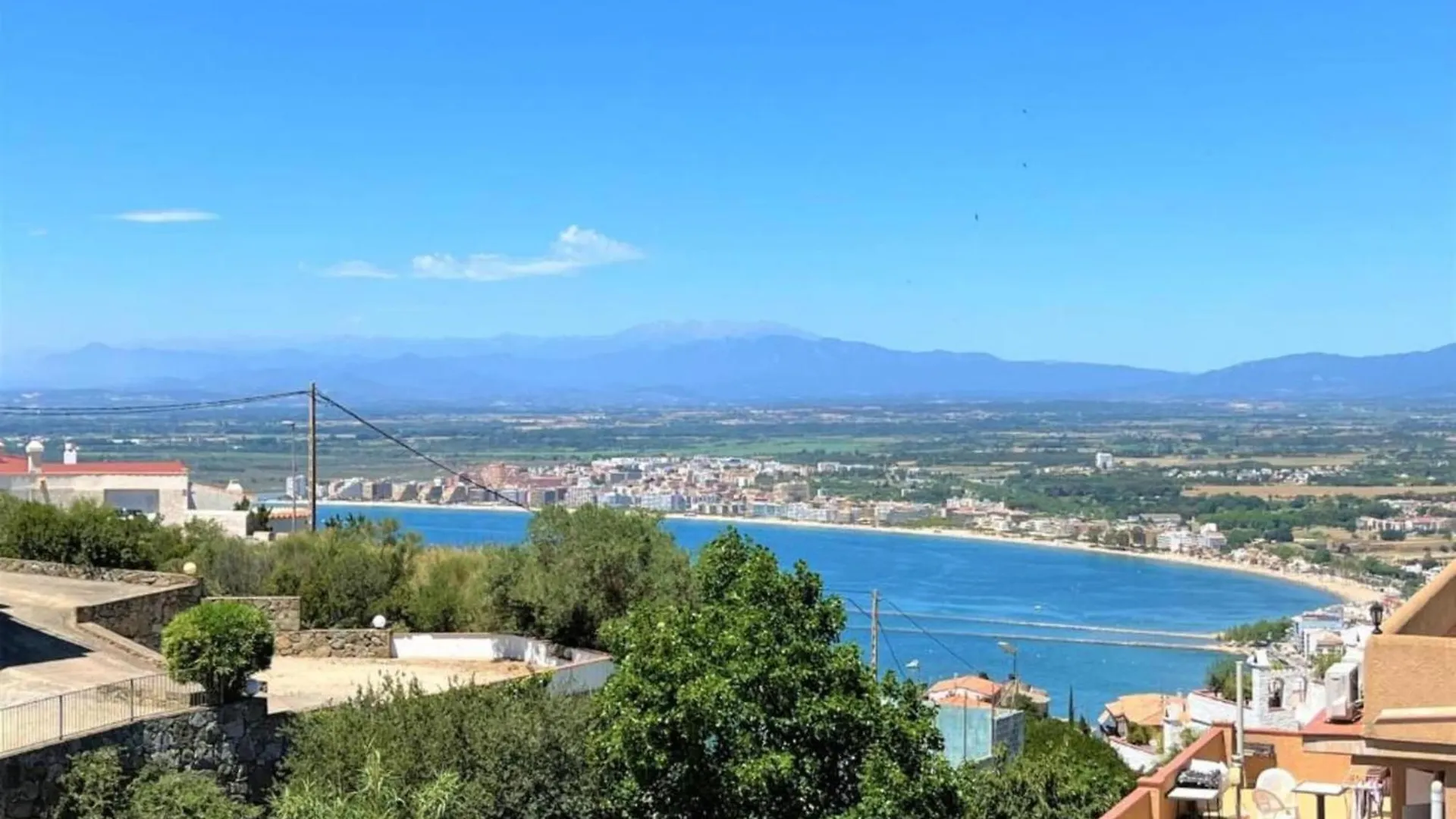 Apartment With Scenic View Roses 0*,  Spanien
